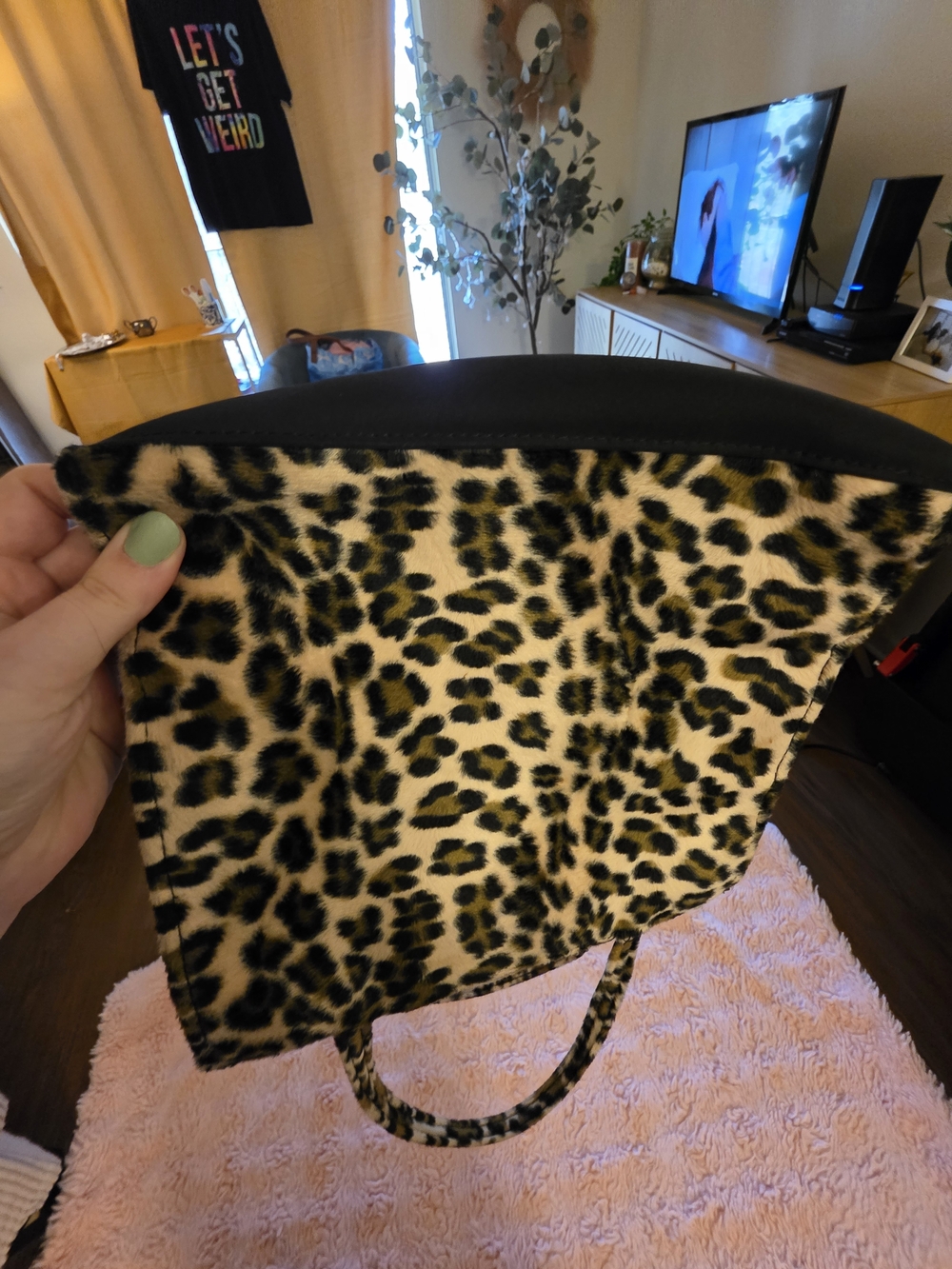 Leopard Faux Fur Tote Bag - Black & Tan - Picture 5 of 5